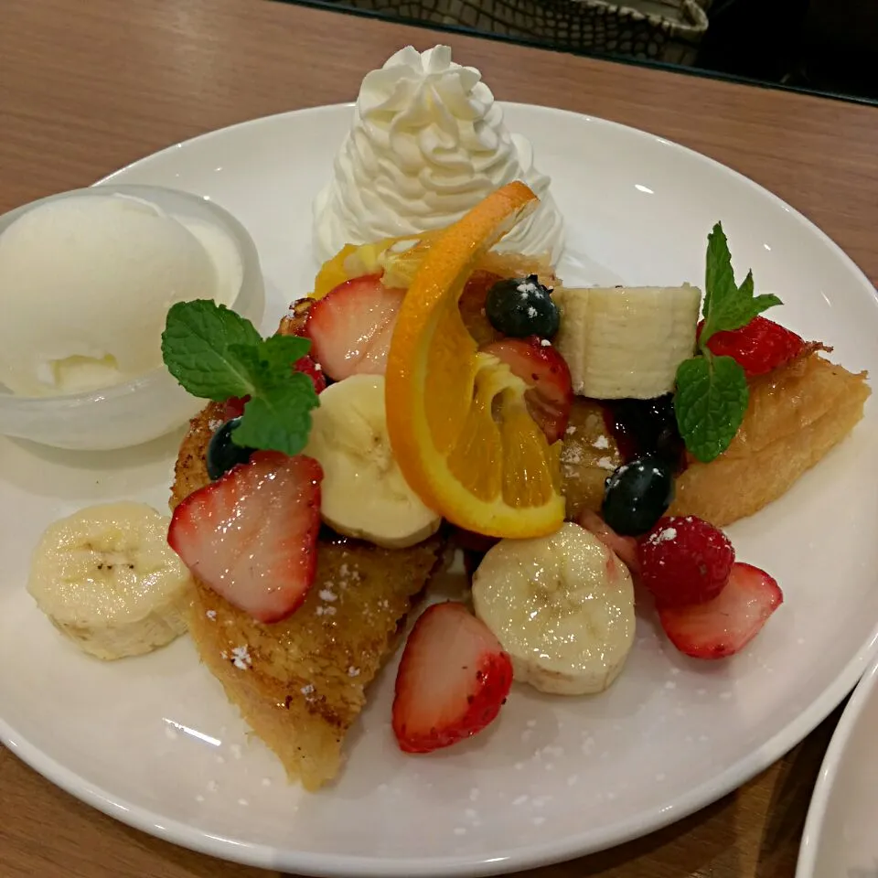 Snapdishの料理写真:Ivorish 本店:ベリーデラックスハーフサイズ|つーさん