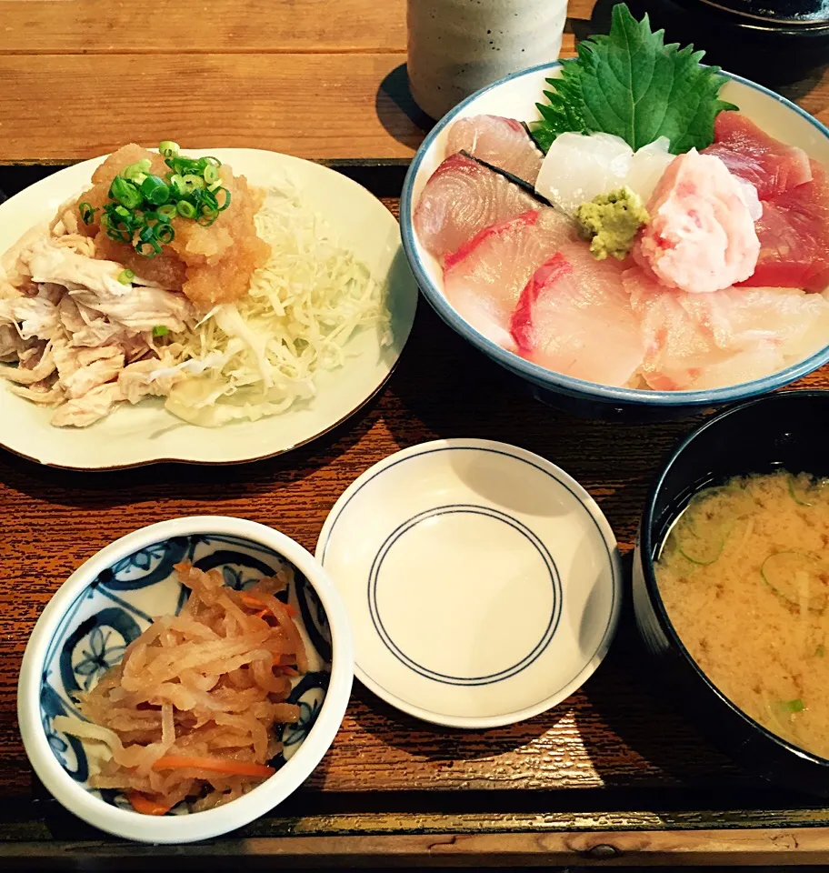 ある日のランチ@どこかの居酒屋さん|TToshipieさん