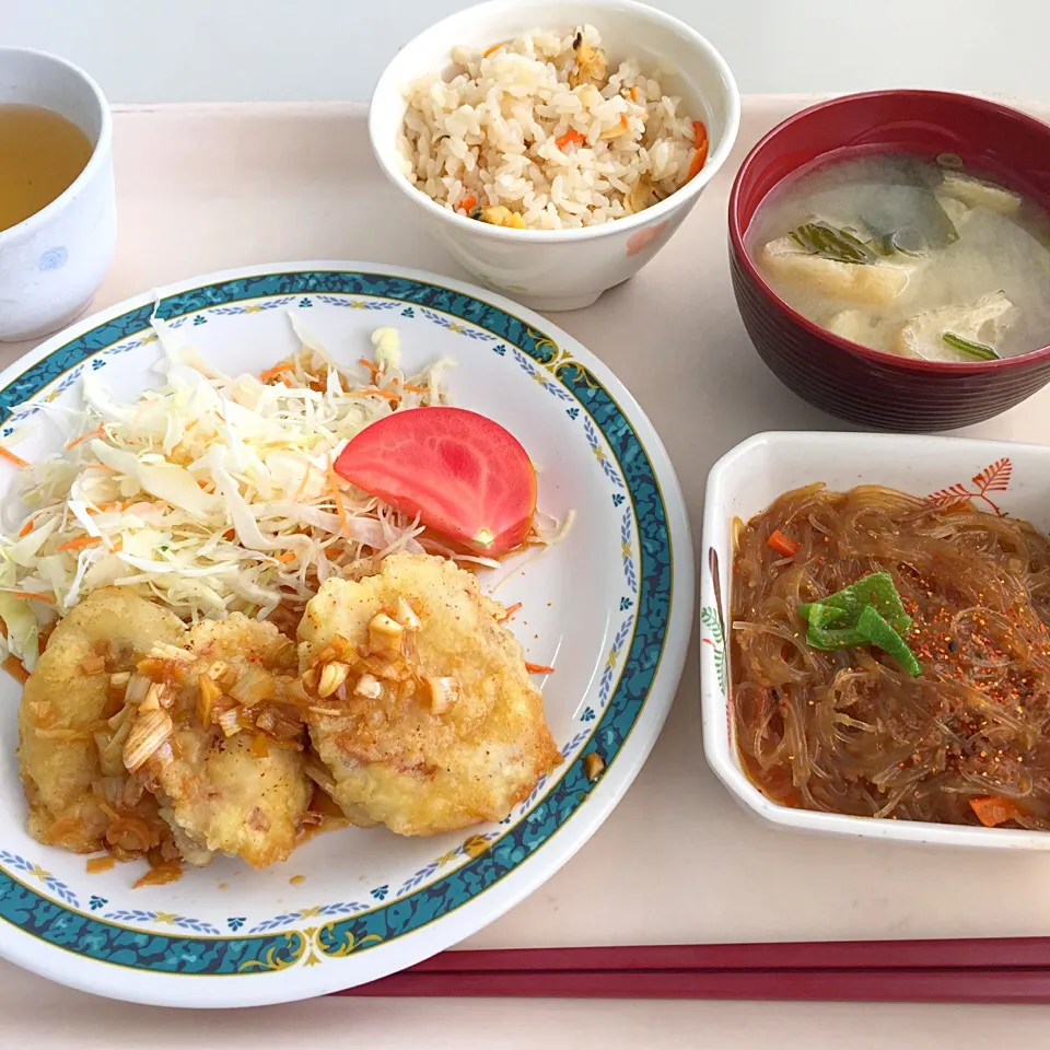 豚ヒレ五味ソース、麻婆春雨、あさりご飯、味噌汁(じゃが芋、わかめ、うすあげ)|maixx ใหม่さん