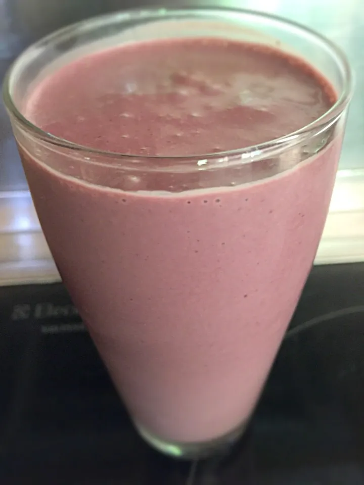 Açai-Magerquark-Smoothie mit Honig|Yuyuki Shimaさん