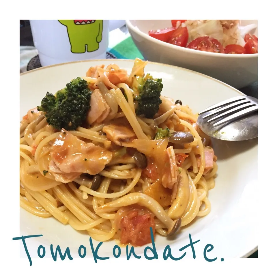 ベーコンとトマトの半熟卵パスタ🍴♡|🇯🇵ともこちゃん。さん