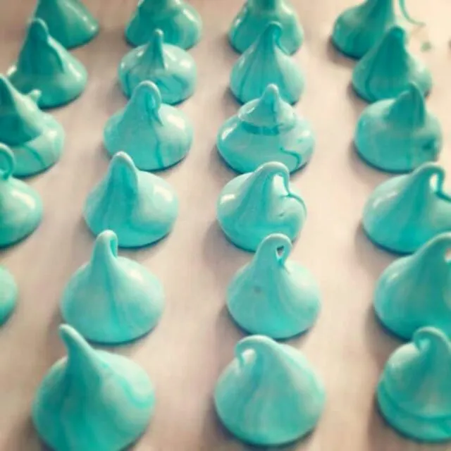 Meringue kisses|CHUENCHAIさん