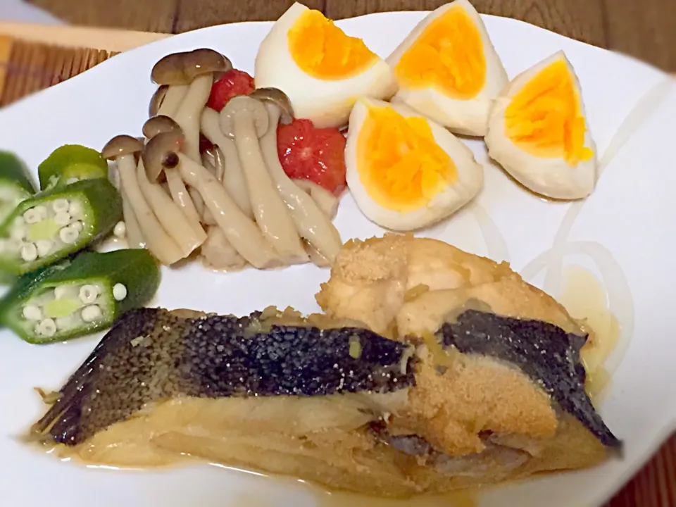 カレイの煮付け、煮卵、野菜の煮びたし|ゆっこさん