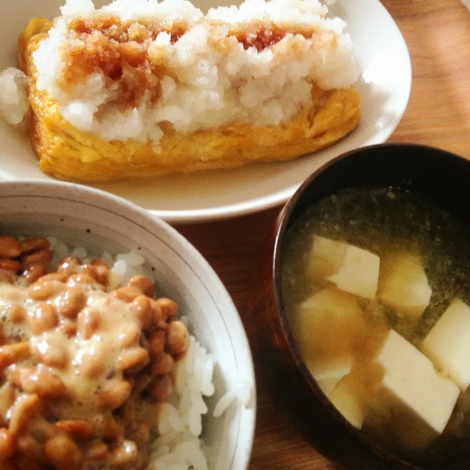 朝ごはん 納豆 出し巻き卵 豆腐ととろろの味噌汁|はやしさん