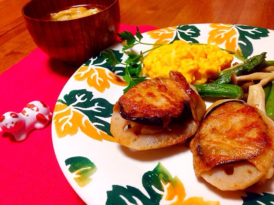 Snapdishの料理写真:レンコンと梅カツオたくあんのシャキシャキなすサンド|きゃずさん