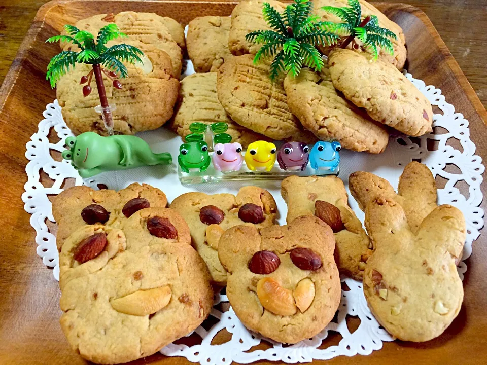 りずむちゃんの料理 ココナッツ風味の黒糖くるみクッキー🍪アーモンド、カシューナッツ、マカダミアナッツ入り💕|くみさんさん