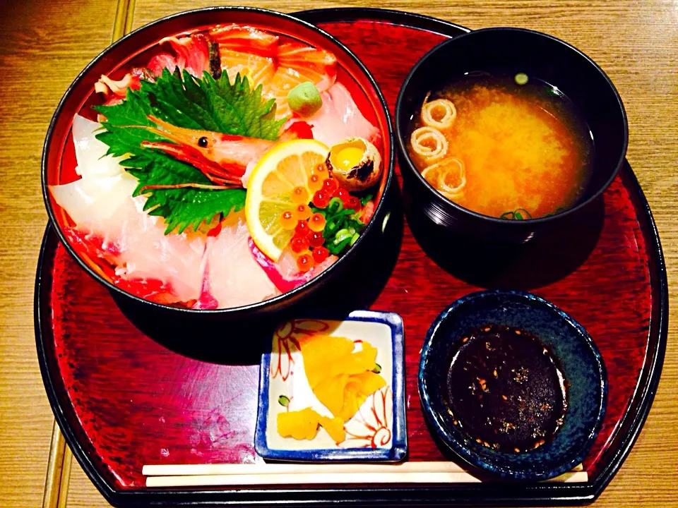 Snapdishの料理写真:海鮮丼❤️♪|みかりんりんりんさん