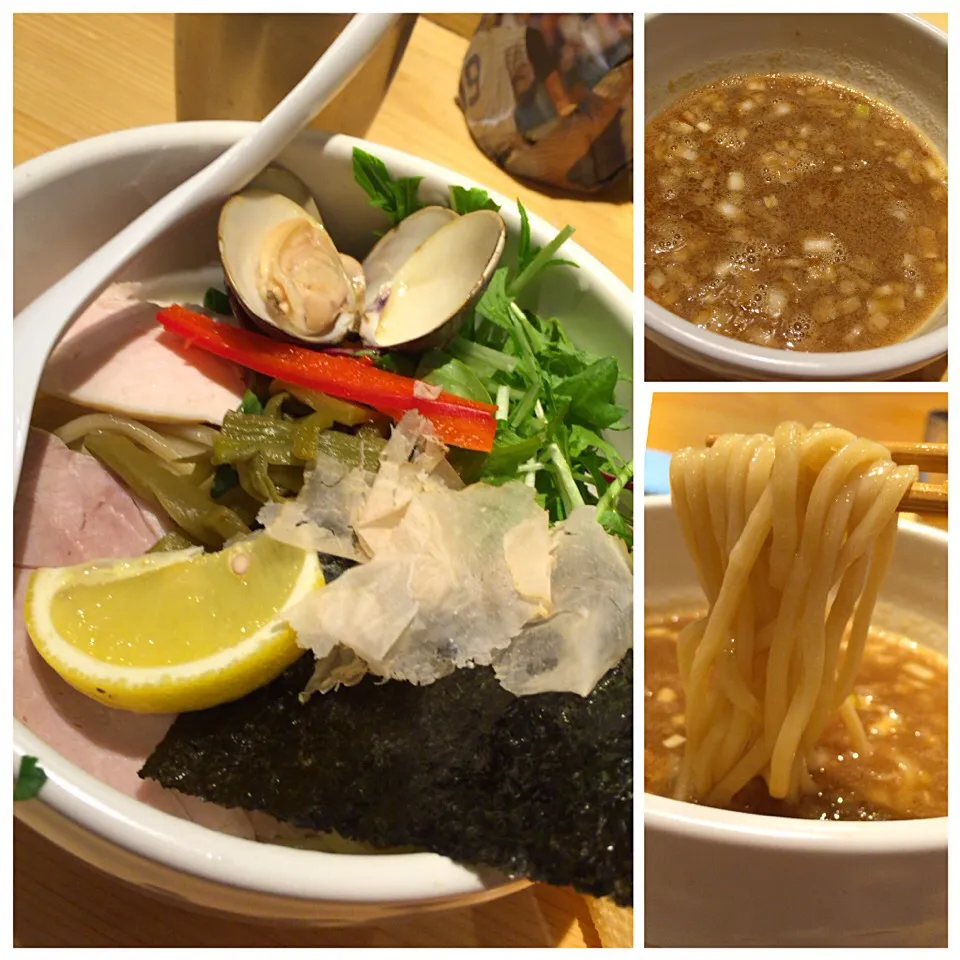 Snapdishの料理写真:鶏と蛤の濃厚つけ麺@むぎとオリーブ(銀座)|yoooochanさん