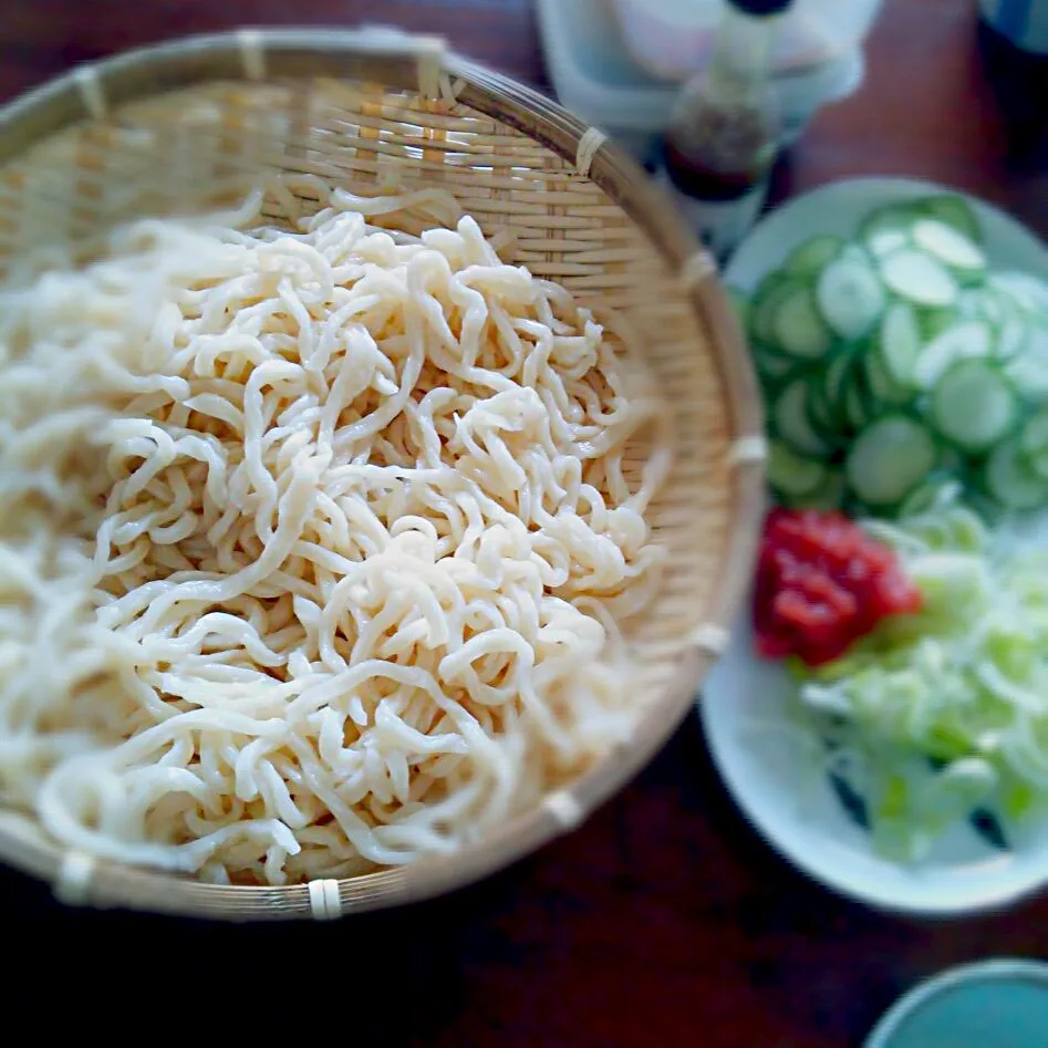 手打ちうどん♪

茅の舎の柚子胡椒が合いますよ。|misakoさん