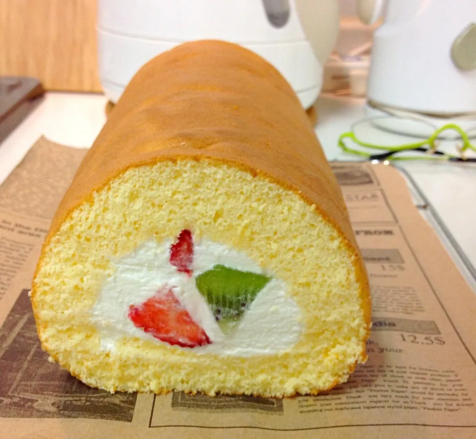 フルーツロールケーキ、(Fruits Roll Cake) ぎりお母さんにプレセントします❗️I baked for my Mother in-law for Mothers Day present 🎁|💖 ジジ 💖さん