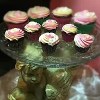 #twotone #cupcakes follow us on fb @ littlemisscupcakes15|Lilly Seuさん