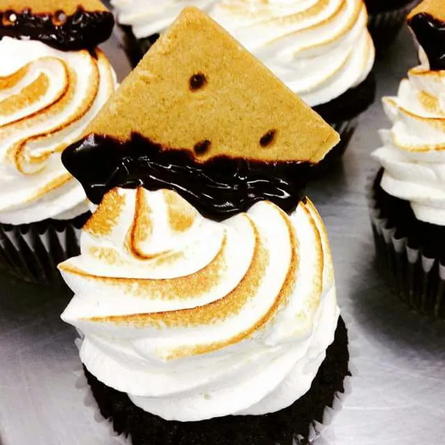 smores cupcakes|CHUENCHAIさん