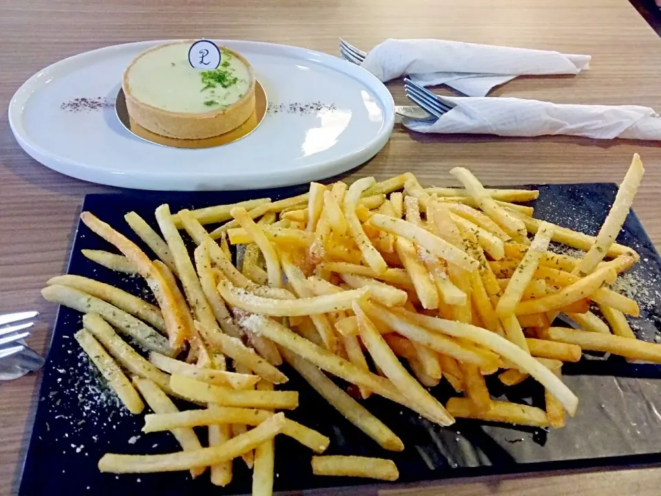 Truffles Fries & Lemon Cheese Tart|🌷lynnlicious🌷さん