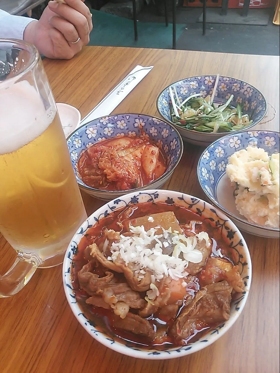 Snapdishの料理写真:浅草ホッピー通りの泡のでる飲み物＆牛すじ煮込み＆いろいろおつまみ(≧∀≦)|Kayo Matsudaさん