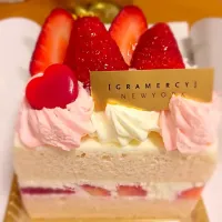 グラマシーニューヨークのケーキ❤️|sakiさん