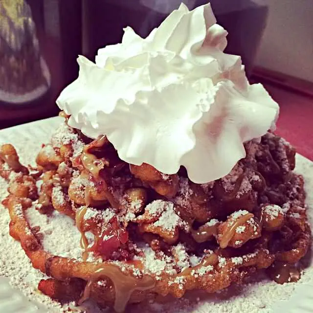 maple bacon funnel cake|CHUENCHAIさん