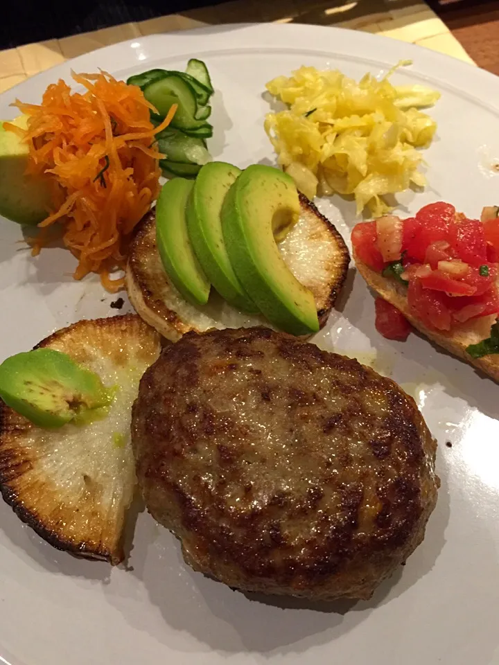 ホットプレートでハンバーグ&野菜たっぷり晩ごはん|Kumi Kaseya-Yokooさん