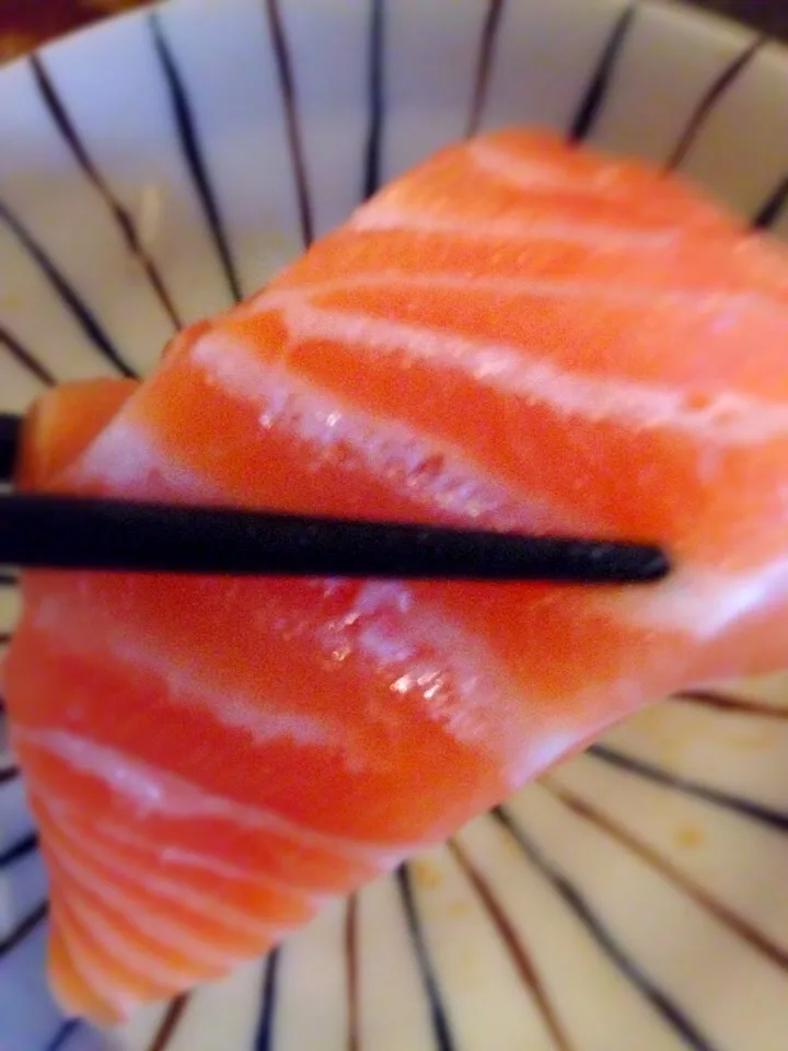 Salmon sashimi|Allissa Zhaoさん