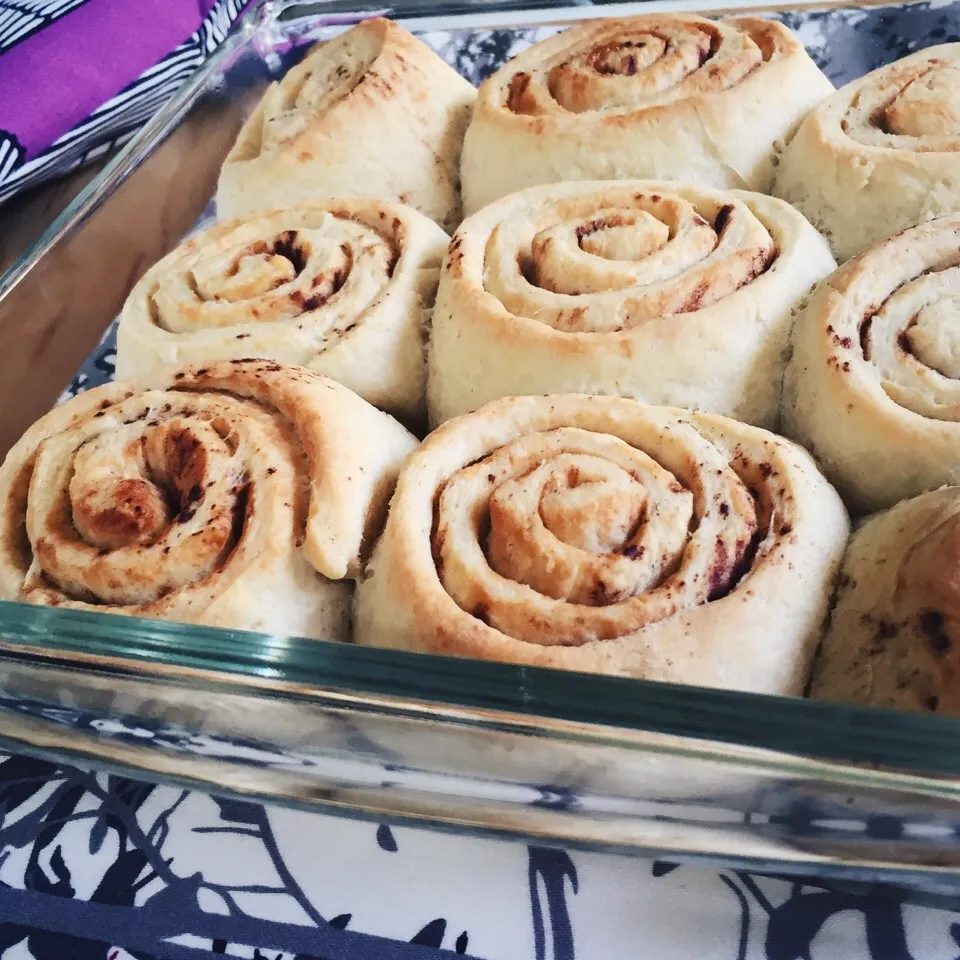 Yuka Nakataさんの料理 Fluffy No-Knead Cinnamon Rolls. ふわふわ捏ねないシナモンロール|麻紀子さん