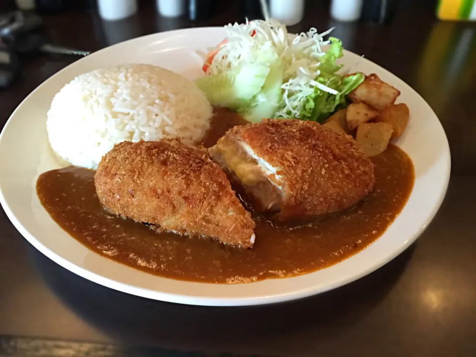 チキンチーズ巻きカレーライス|Yoku kuu kyaku daさん