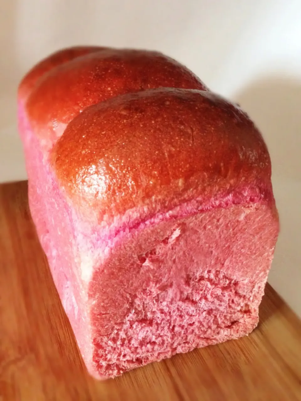 Beetroot Hokkaido milk loaf|coxiella24さん