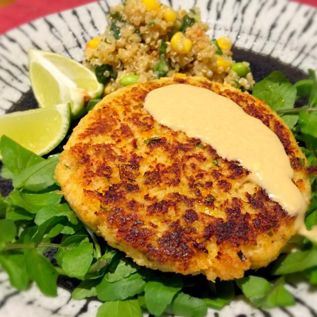 クラブケーキ わさびマヨ醤油ソース Crab cake with wasabi soy mayo and ginger sauce ...