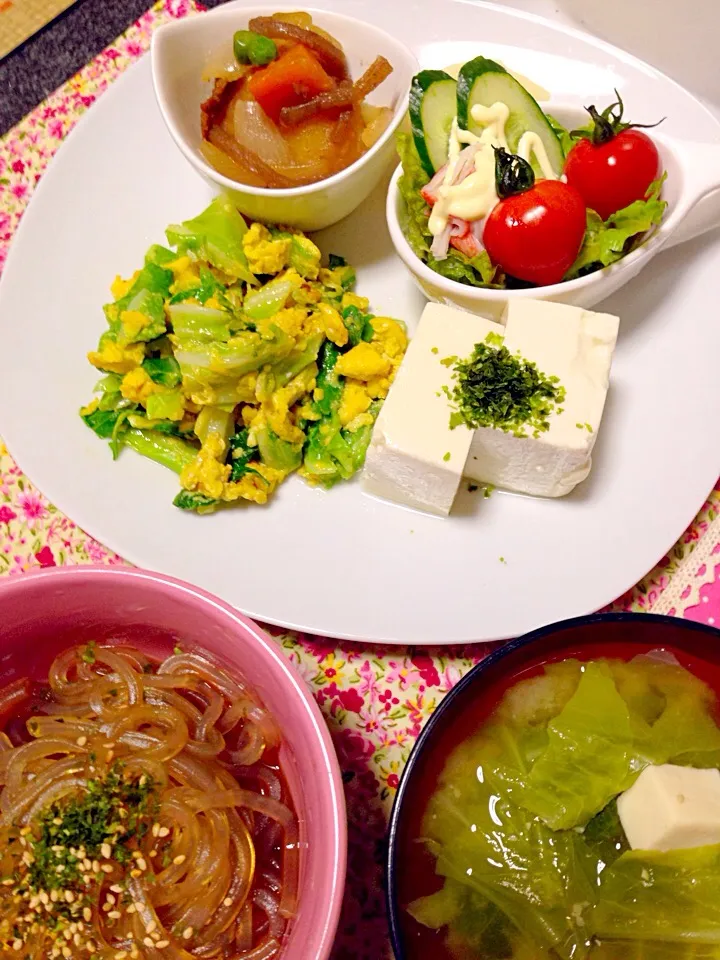 キャベツの卵とじ  肉じゃが  野菜サラダ  冷奴  春雨のポン酢和え  キャベツの豆腐の味噌汁🍴|chikako sugimoto357さん