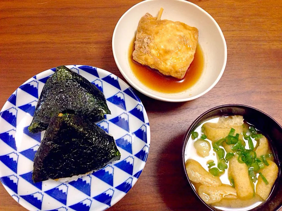 たぬきにぎり、油揚げたまご、油揚げとじゃがいもの味噌汁|245さん