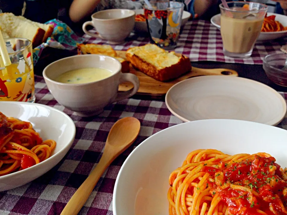 トマトパスタ、豆乳スープ、豆乳パン🐔|MAMIさん