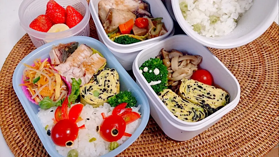 ５才娘と夫お弁当。ブロッコリーひじき卵焼き、うすいえんどうご飯、カボチャ炊いたん、ぶりの塩麹焼き、春雨中華サラダ、キノコのマリネ|やよさん