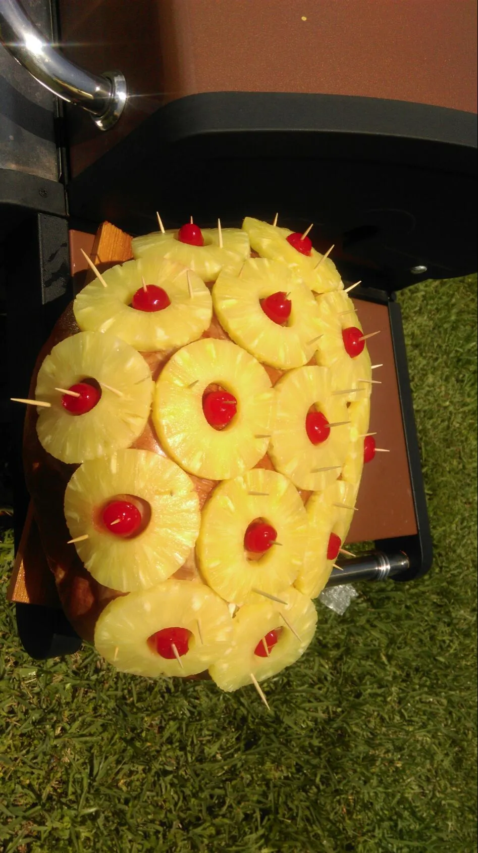 Grilled ham with pineapple and cherries for Mother's Day|Daniaさん