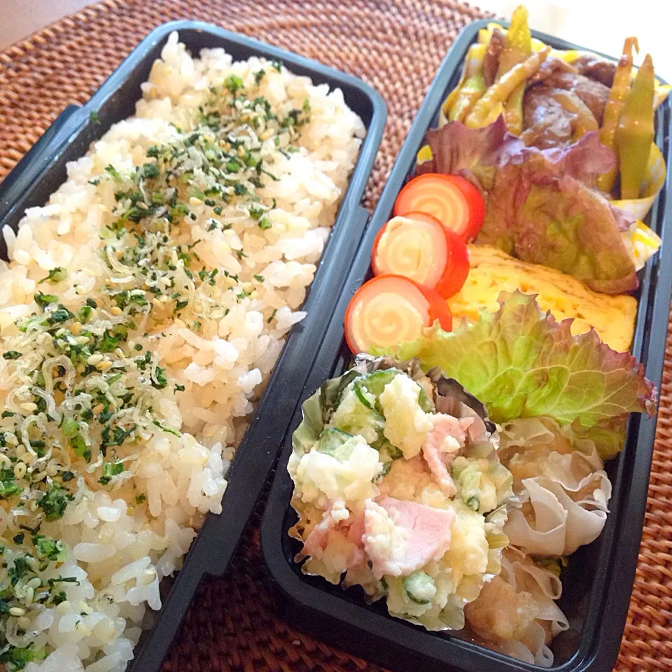 中1男子弁当🍱牛肉と根曲がり竹のオイスターソース炒め、卵焼き、ポテトサラダetc…|アイさん