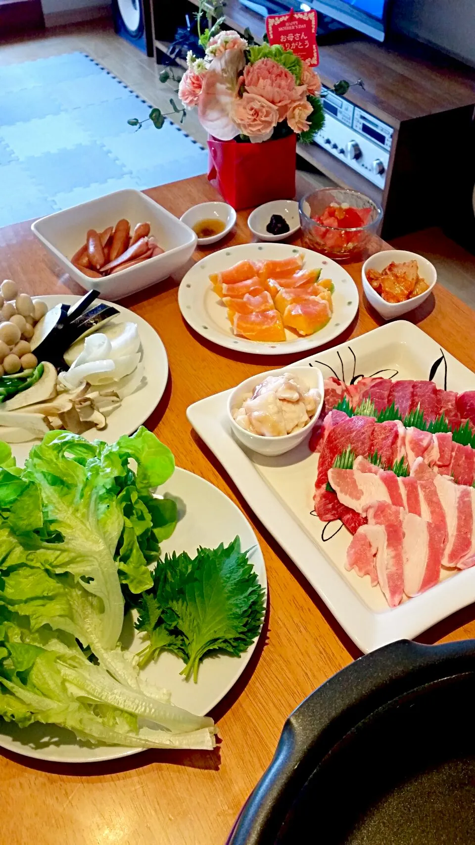 母の日ご飯😋旦那さんがお肉食べたそうなので焼肉にしました😊|ゆうちゃんさん