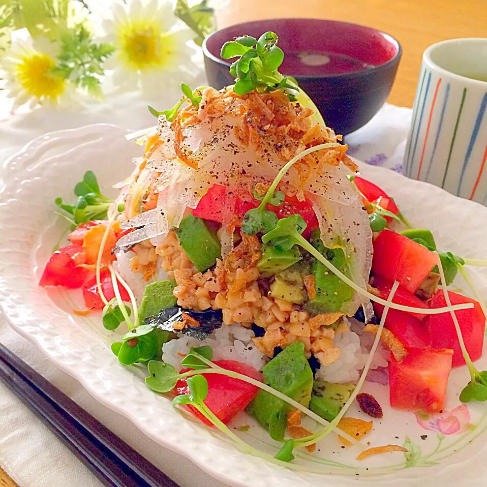 おかなちゃんの 簡単♡美肌♪アボトマ納豆丼|なおさん