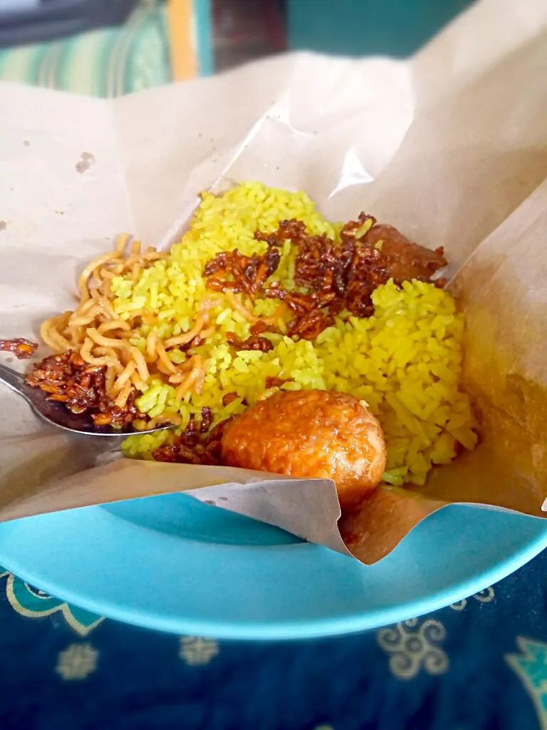 nasi kuning/yellow rice from indonesia...
#halal|hamdy akbarさん