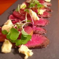 Snapdishの料理写真:Venison, port pears, blue cheese and truffle oil|Michael Jonesさん