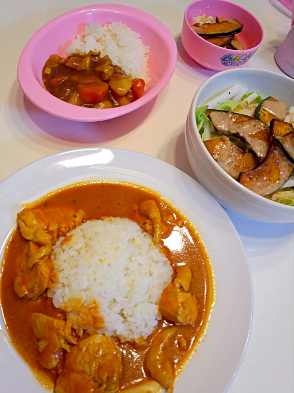 Snapdishの料理写真:バターチキンカレー♪娘ちゃんは普通のカレー♡5/11|ちび太さん