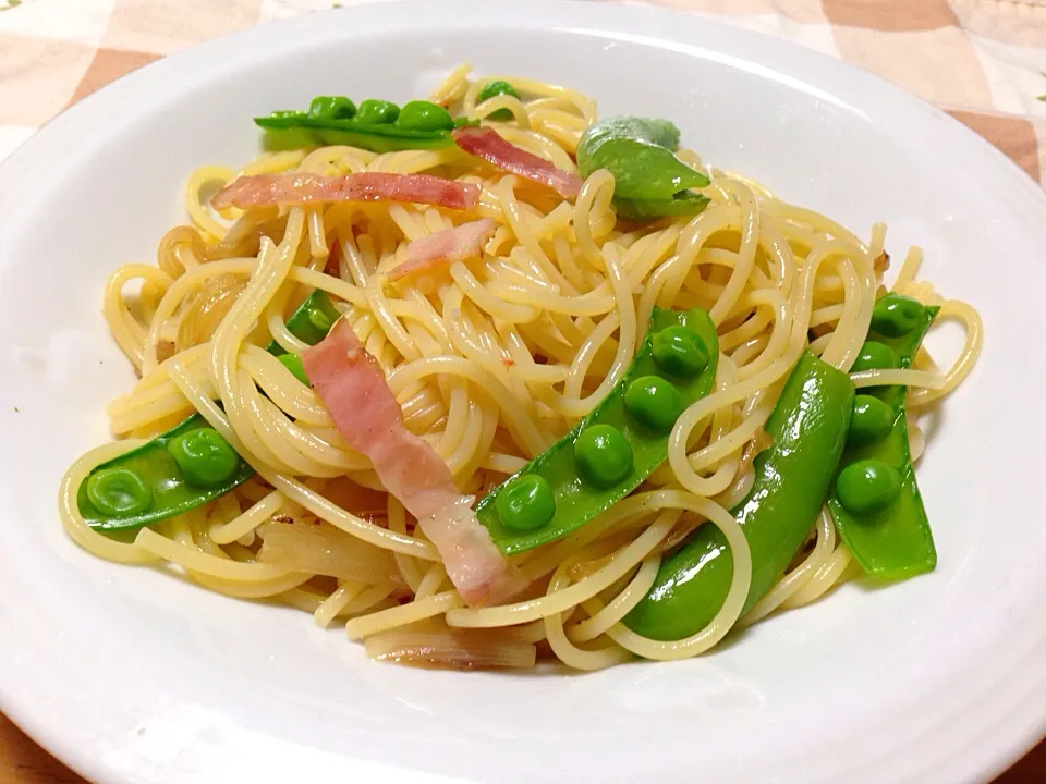 ベーコンとスナップえんどうのパスタ|ちゃみこさん