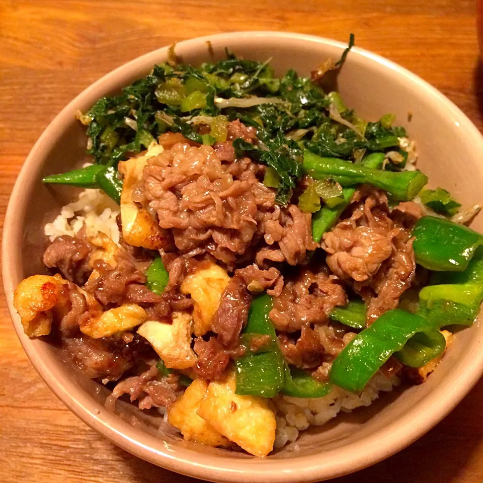 忙しい日の牛肉丼。青いもの多目に！|ayacoさん