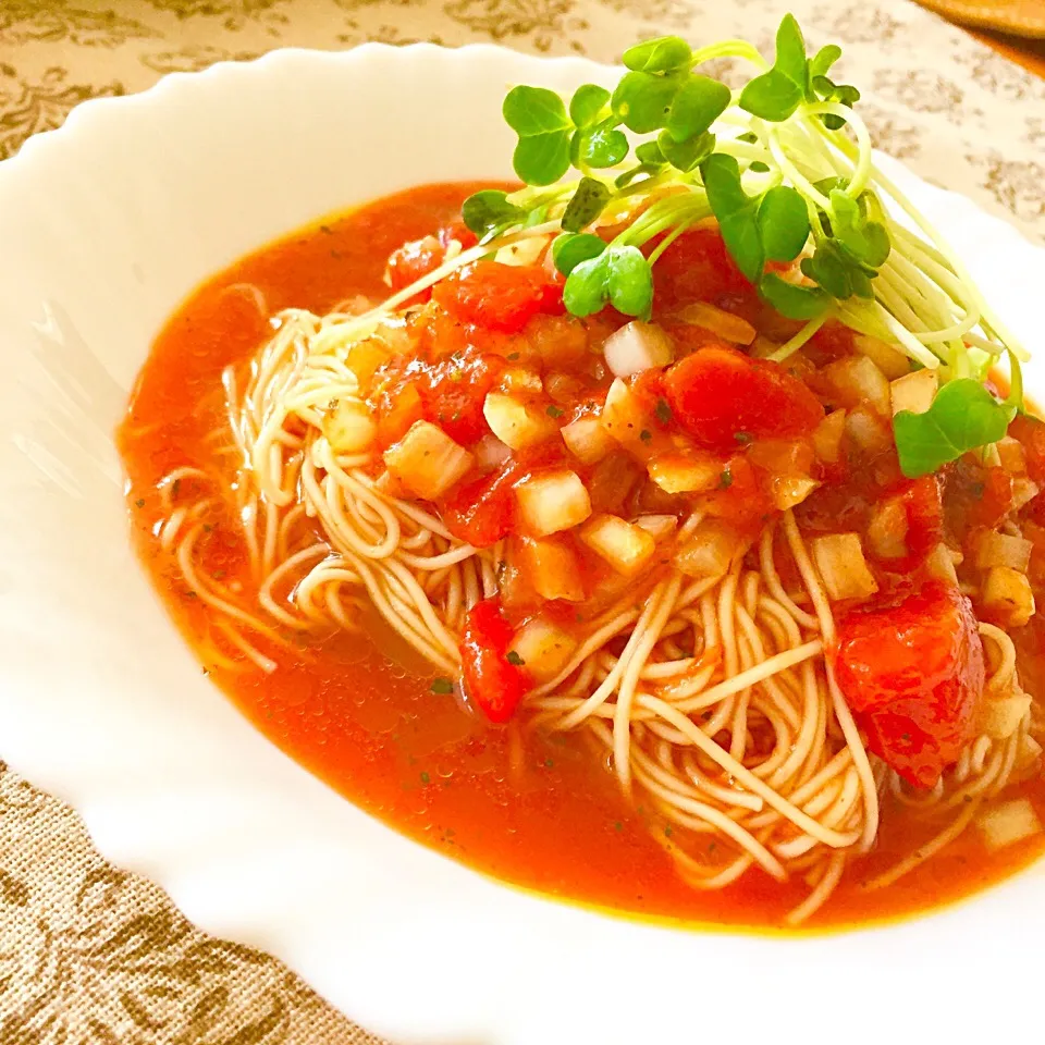 Snapdishの料理写真:トマトの冷たいそうめん|カウンター嬢さん