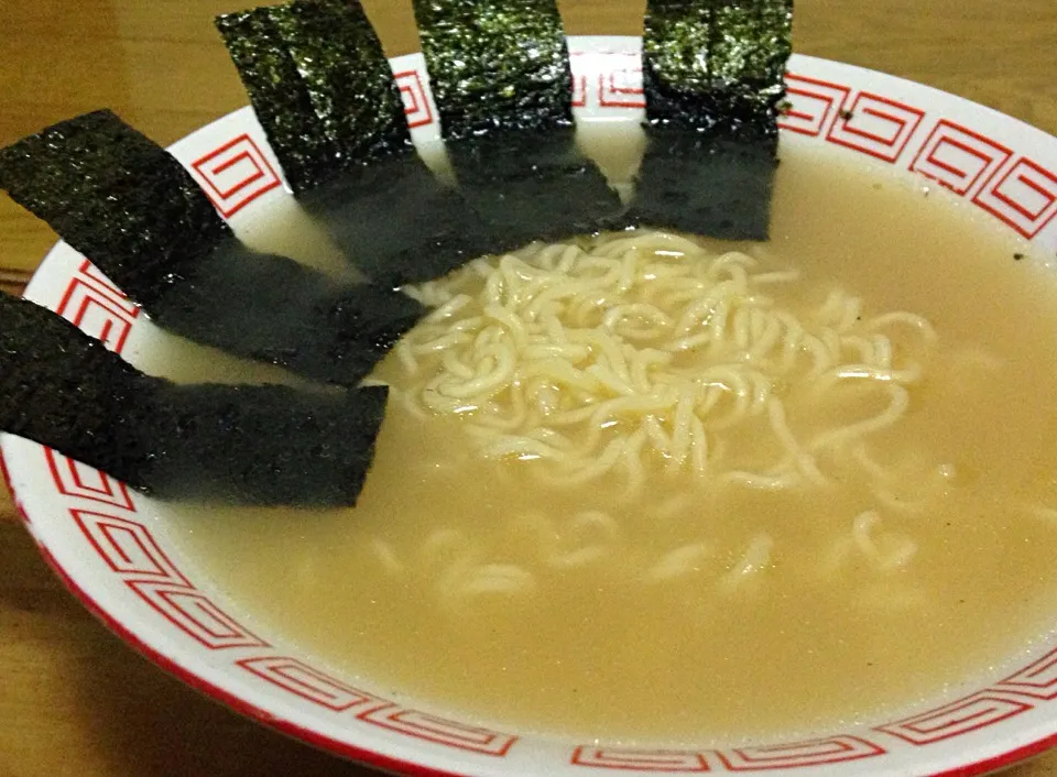 お夜食～  味付け海苔しかなかっ(´･ω･`)ｼｮﾎﾞｰﾝ|ぽんたさん