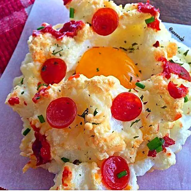 Snapdishの料理写真:pizza egg cloud|CHUENCHAIさん