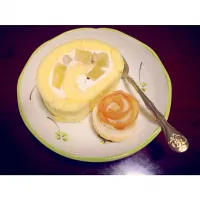 フルーツロールケーキとアップルパイ🍎|くるみぱんさん