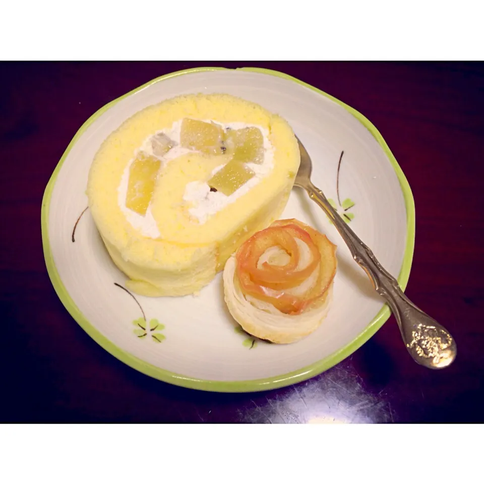 フルーツロールケーキとアップルパイ🍎|くるみぱんさん