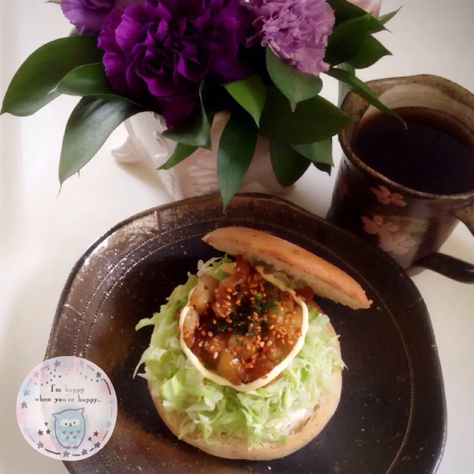 焼き鳥皮＆クリームチーズと蒸しキャベツのベーグルサンド❤︎|Makinsさん