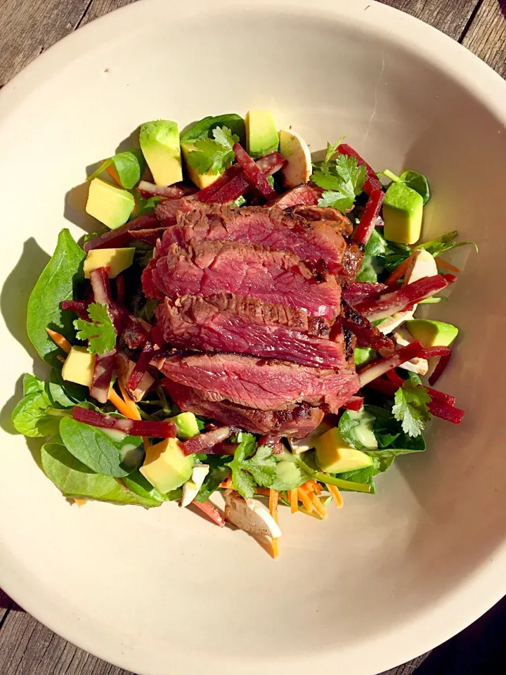 Snapdishの料理写真:Grilled Kangaroo with Avocado Carrot Beetroot + Spinach|Chrisy Hillさん