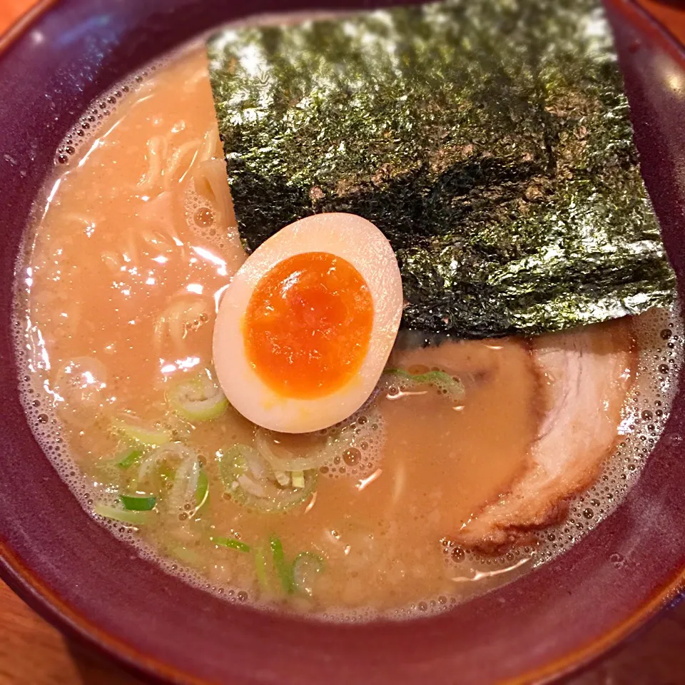 熟成光麺でーす。豚骨醤油だ( ^ω^ )|リュカさん