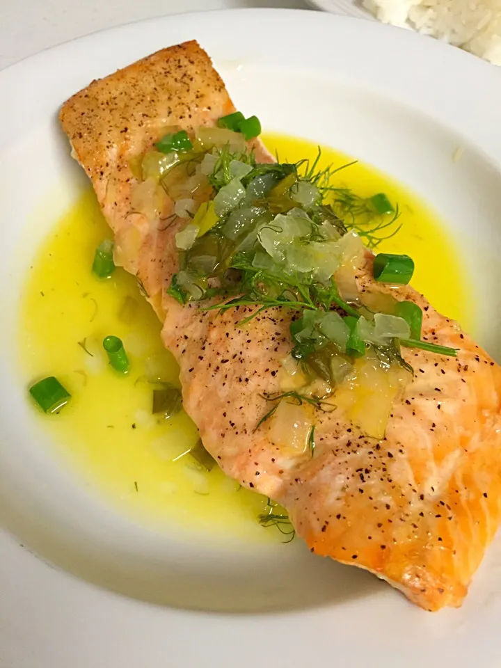 Baked salmon with lemon herb butter sauce|Janeさん