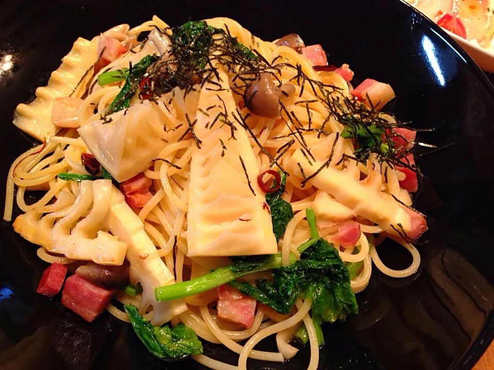 掘ってきたたけのこで“たけのこと菜の花としめじベーコンの和風パスタ”のお夕飯♪|まめりんさん