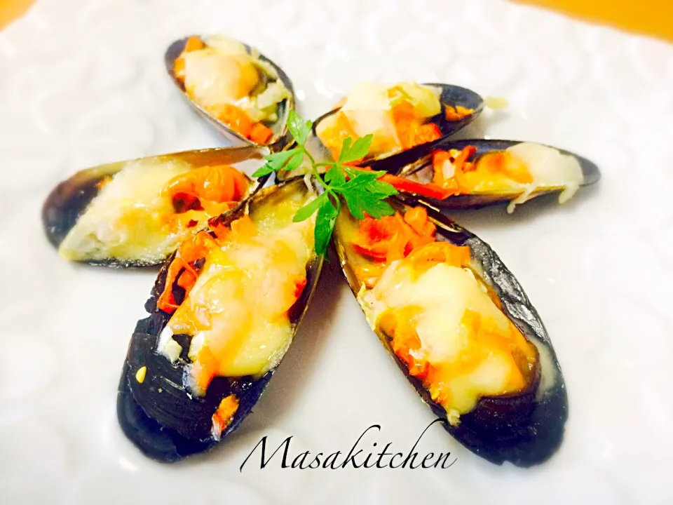 Grilled mussel with cheese|Masakiさん